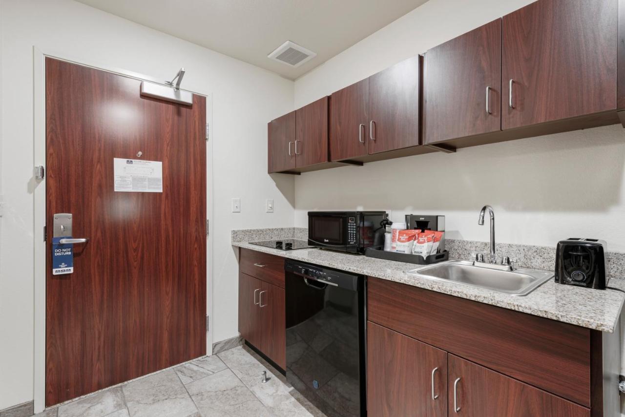 Cobblestone Hotel&suites - 3* Urbana
