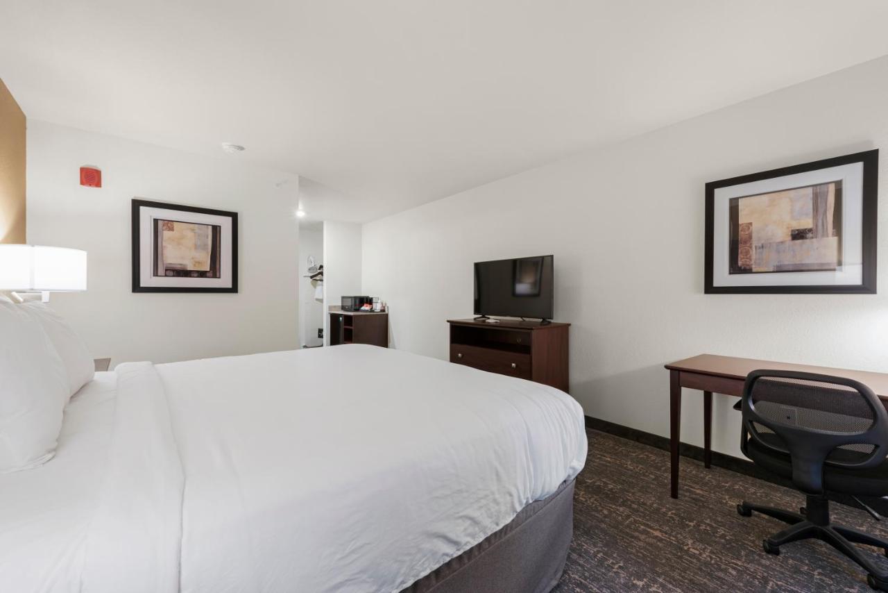 Cobblestone Hotel&suites - 3*