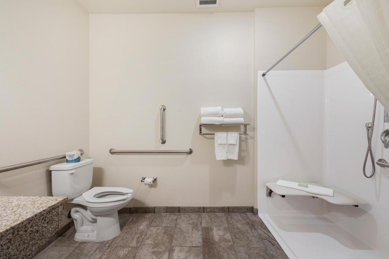 Cobblestone Hotel&suites - Urbana