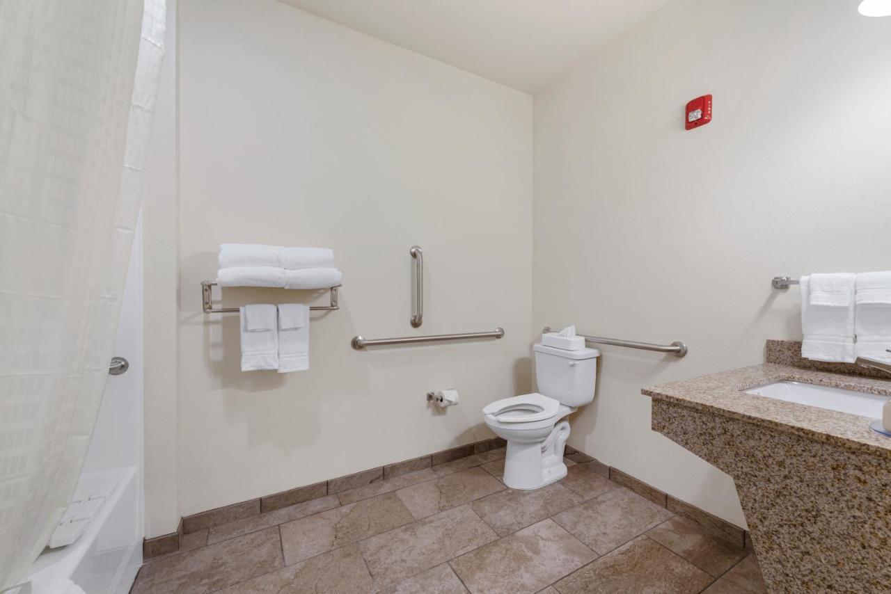 Cobblestone Hotel&suites - 3*