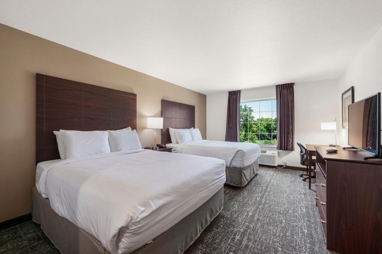 Cobblestone Hotel&suites - Urbana