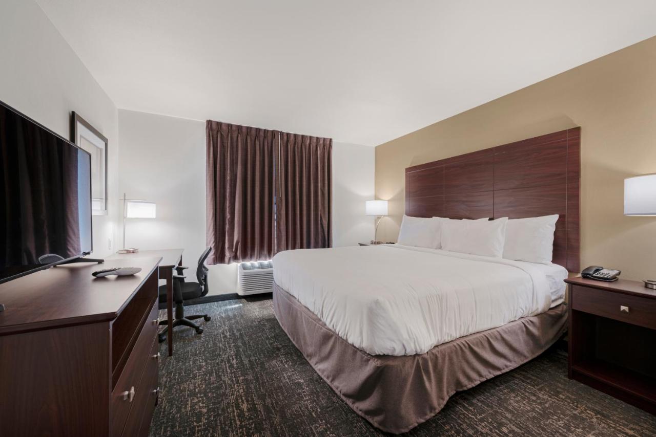 Cobblestone Hotel&suites - 3* Urbana
