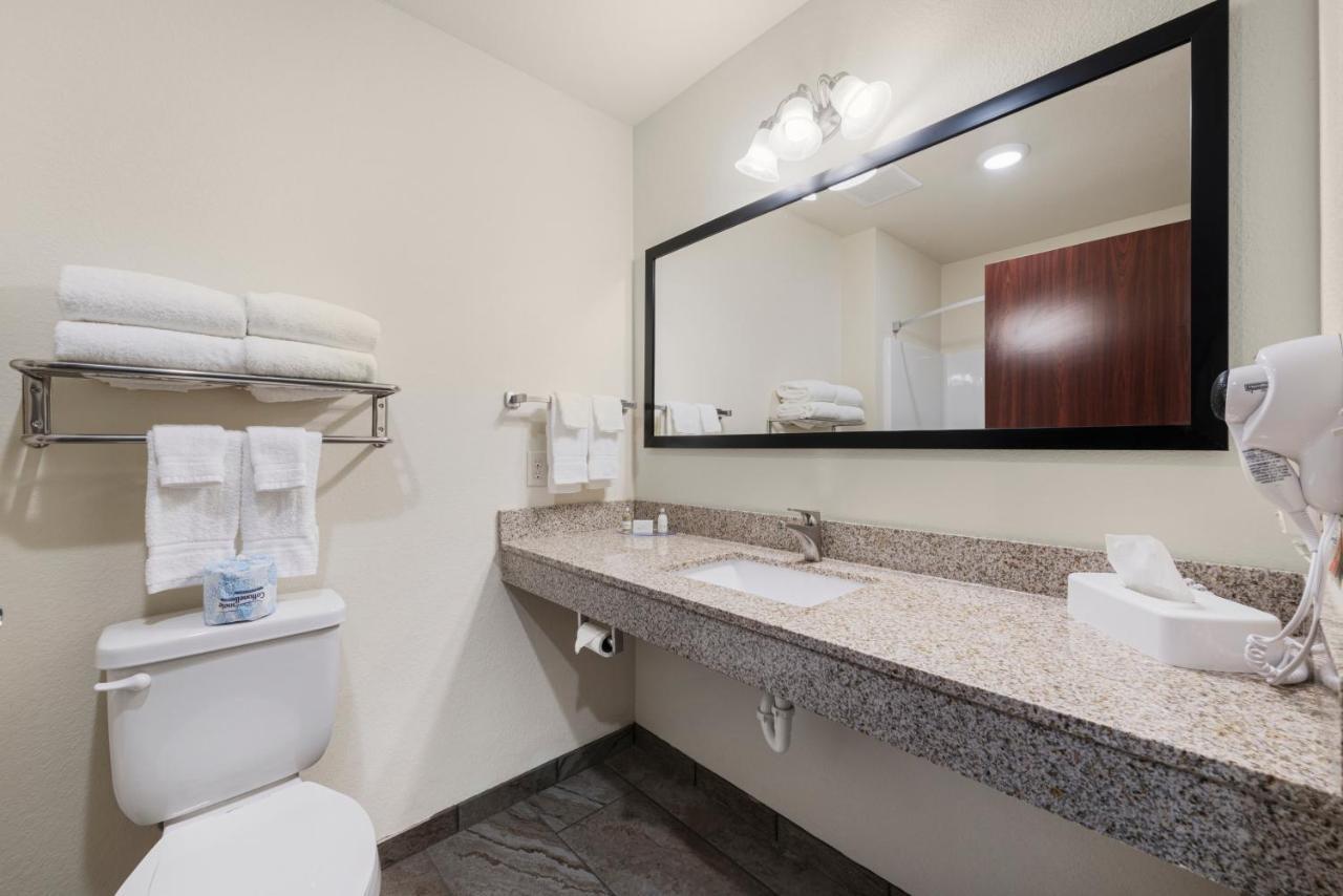 Cobblestone Hotel&suites - Urbana